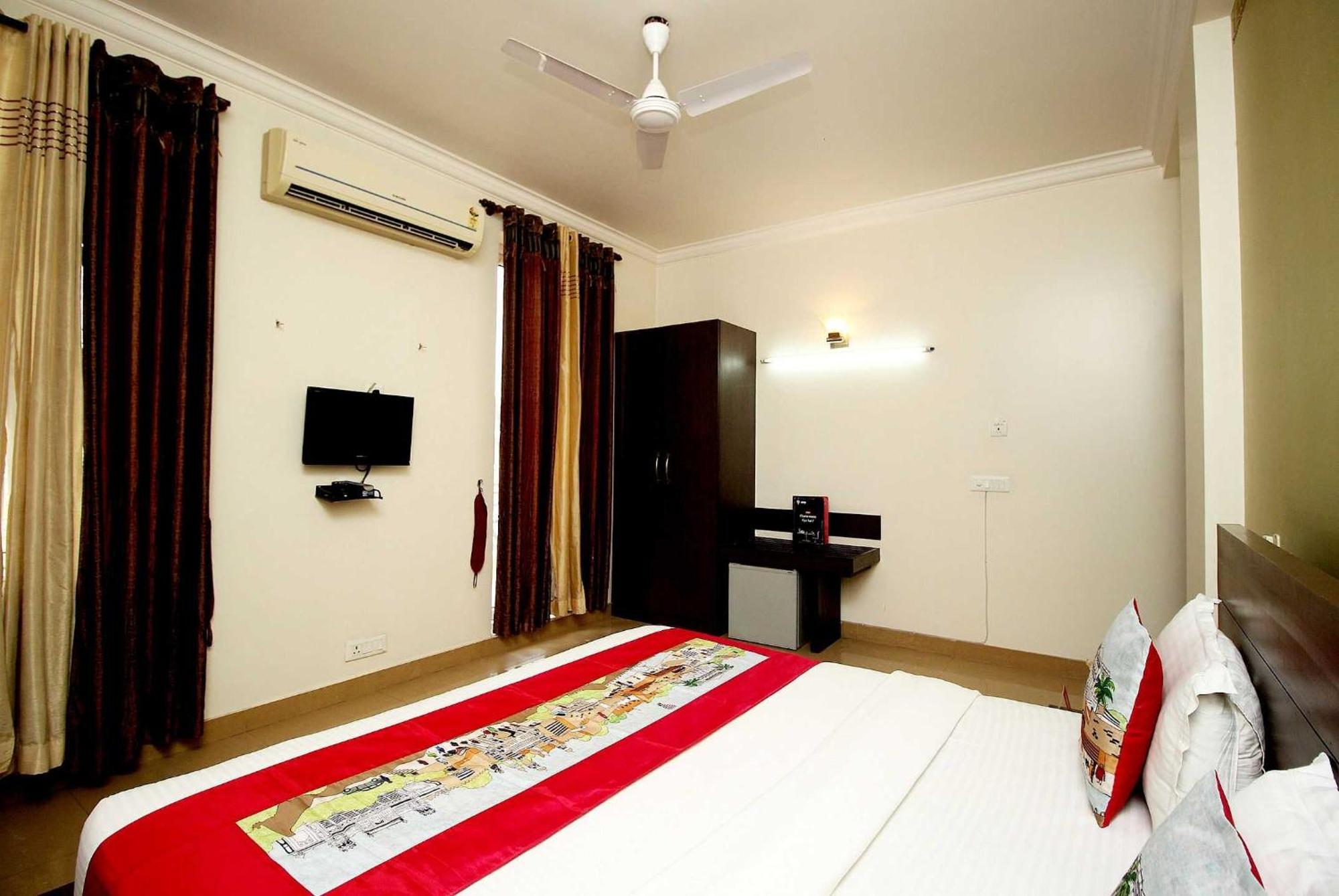 Super Collection O Sakshi Hotel Gurgaon Exterior photo